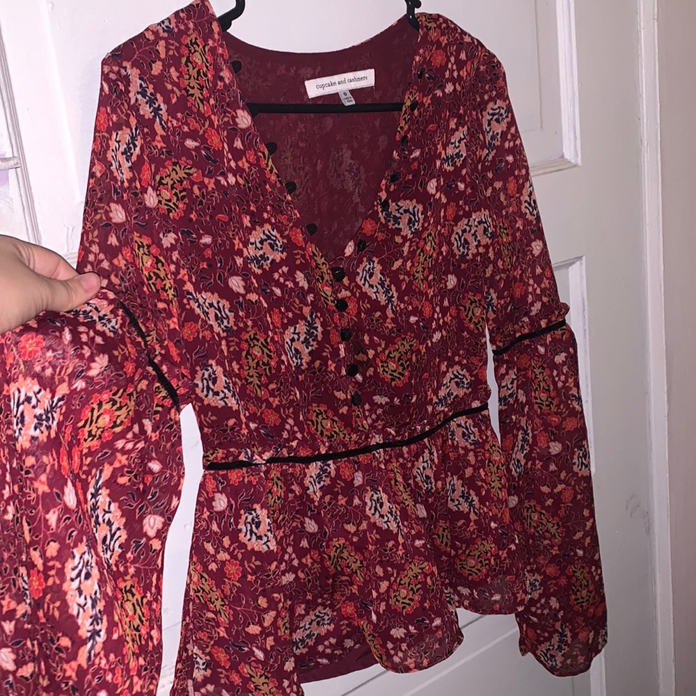 70’s inspired long sleeve flowy blouse